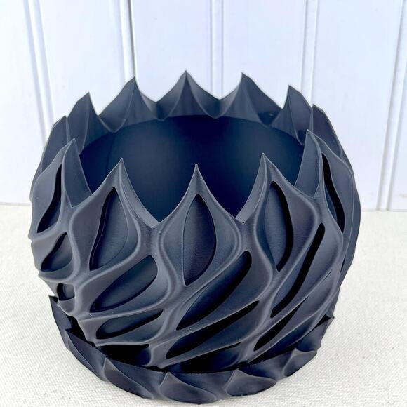 Modern Geometric Planter Pot, Twisted Planter Pot, Small Indoor Flower Pot - Picture 3 of 10
